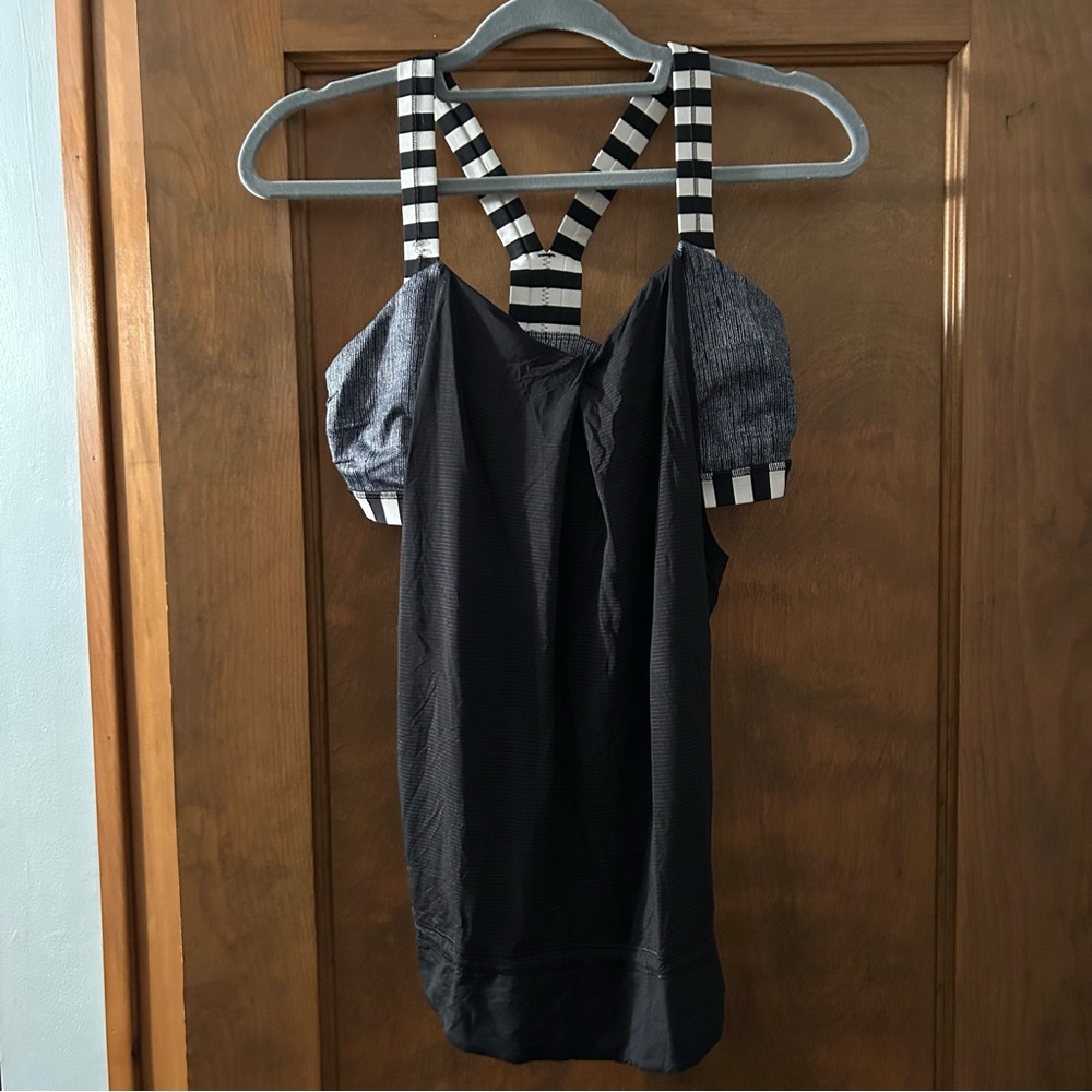 Lululemon black and white tank top